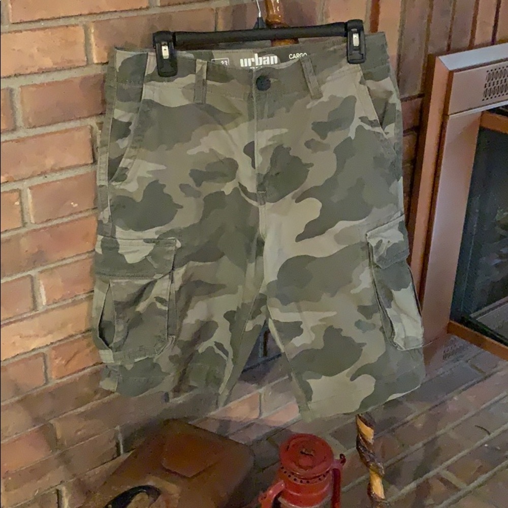 Men’s cargo shorts
